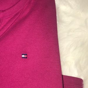 Long Sleeve Tommy Hil. V Neck.